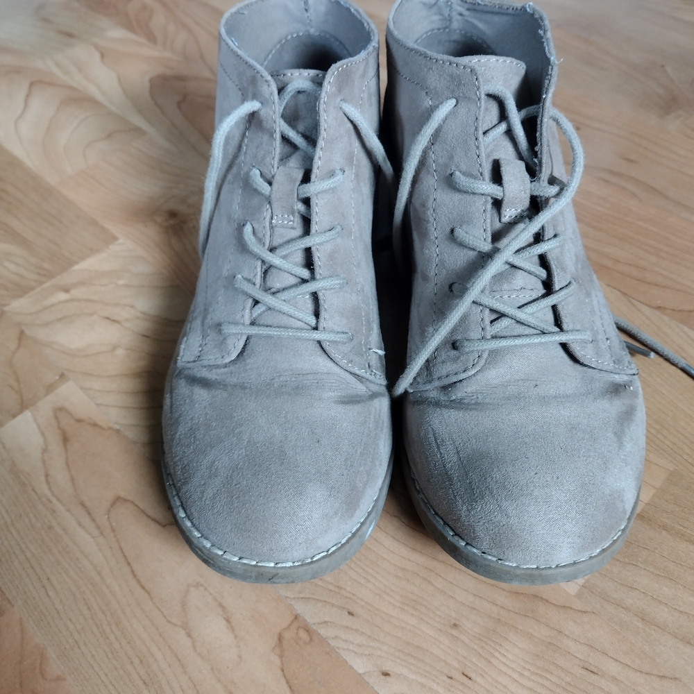 Tan Women's Lace-up Ankle Boots